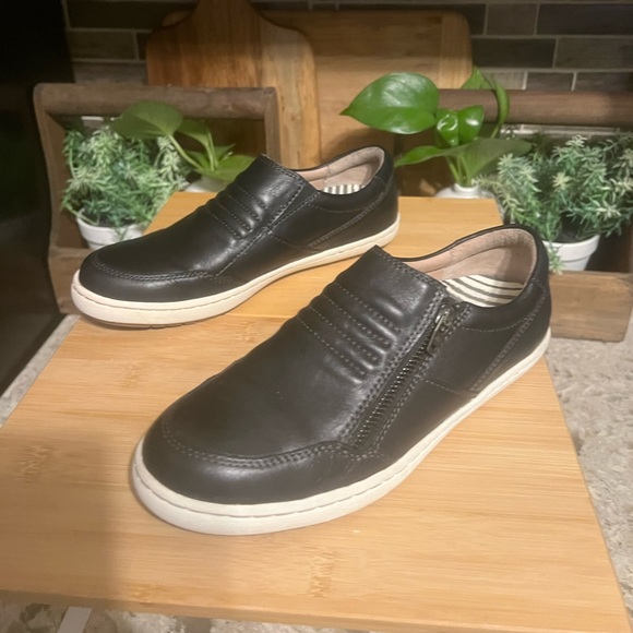 Taos Footwear Black Leather Slip-Ons with White Soles - Picture 4 of 10